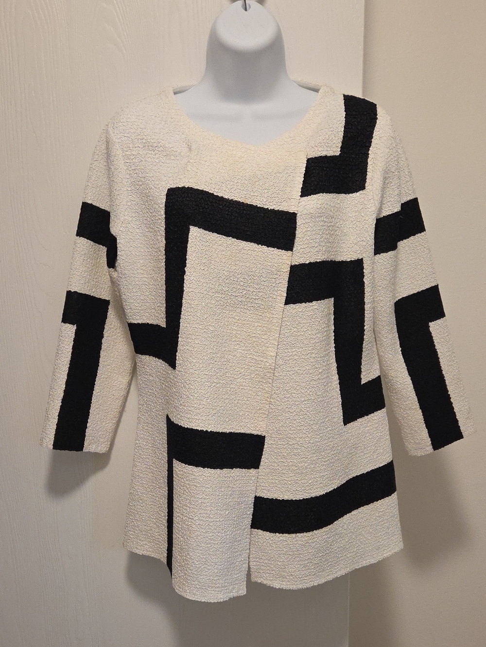 Berek Women’s Ivory and Black Striped Crinkle Cardigan